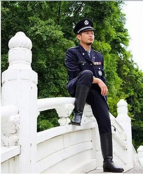 【转载】马靴少年