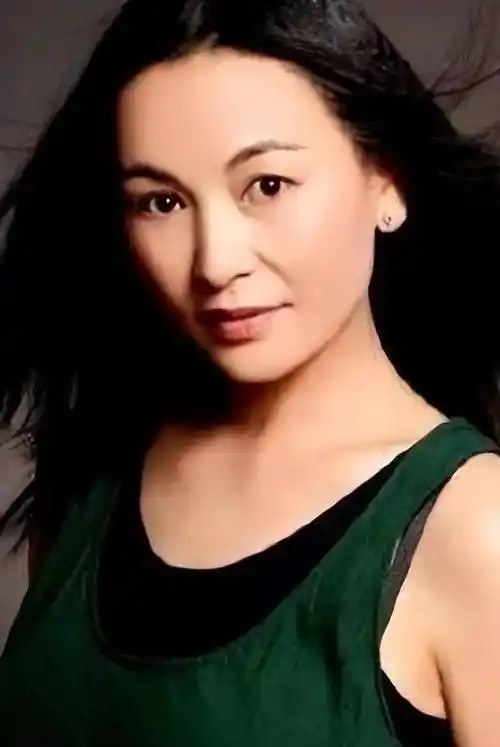 金鸡影后艾丽娅:成名后辞职做个体演员,丈夫也是知名男星_影片_电影