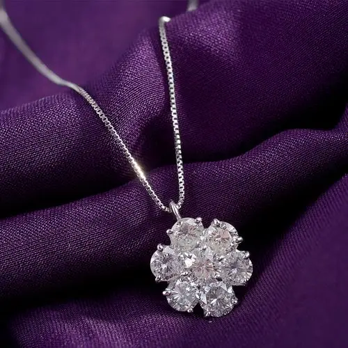 奢华 铂金豪华钻石1.5克拉花形坠子项链 链长45cm