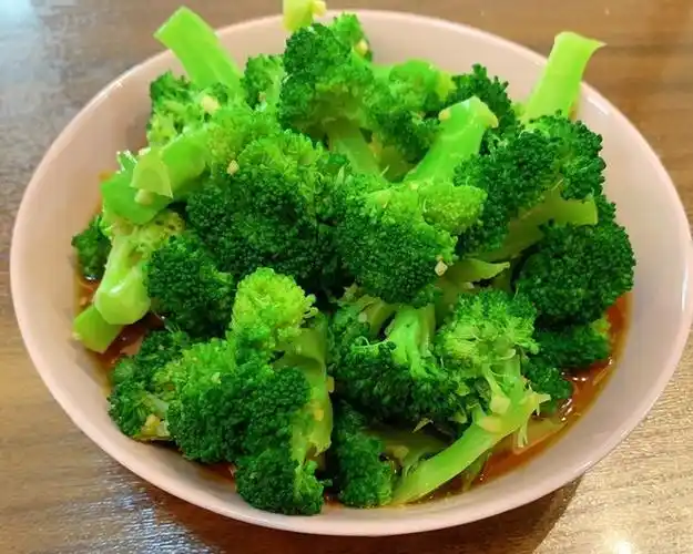 懒人快手凉拌西兰花的做法