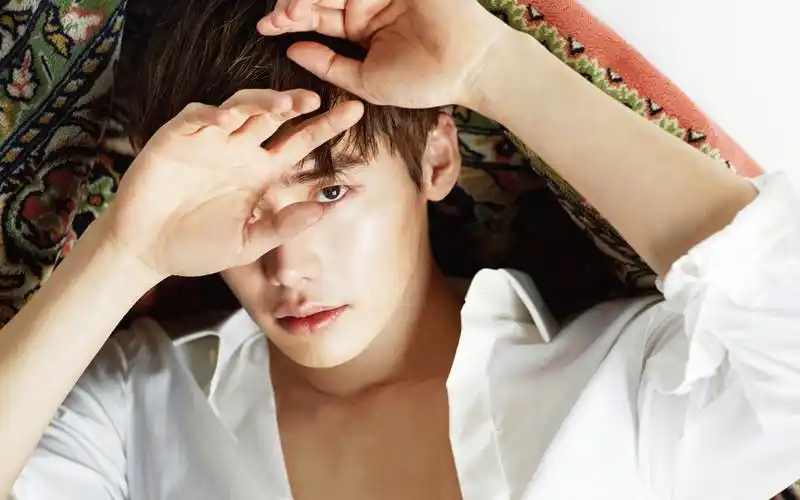 明星李钟硕帅气写真win7高清电脑桌面壁纸