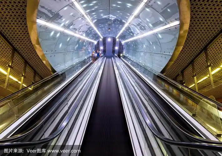 波兰华沙地铁的自动扶梯
