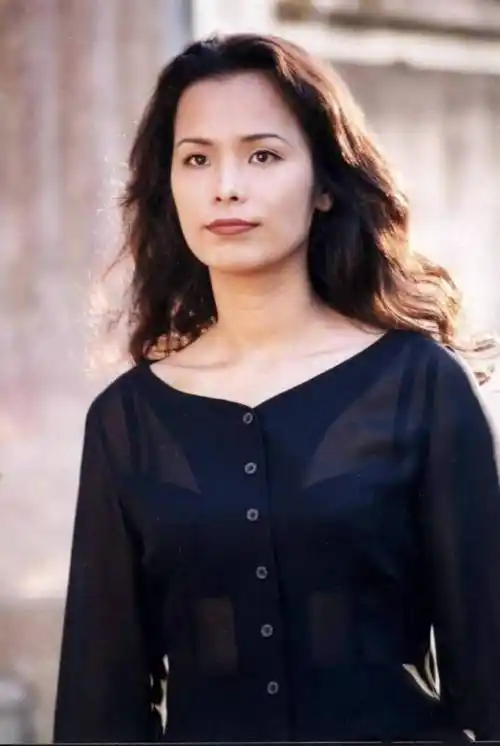 追爱者韦唯游离了三个男人之后带3个儿子涅盘而生