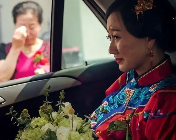 远嫁的女孩想家的心酸