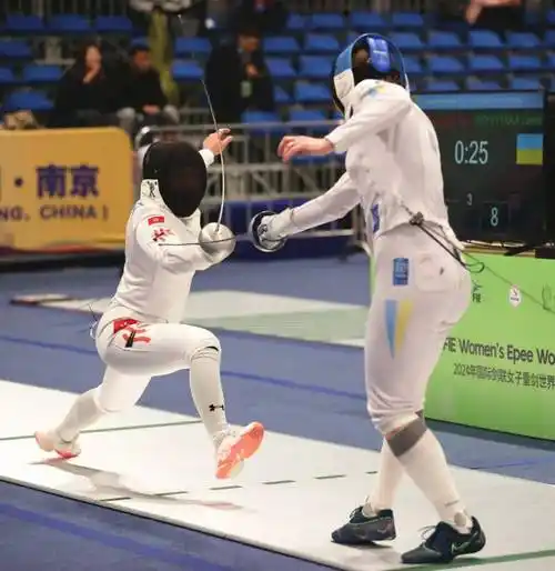 南京女重世界杯意大利选手茱莉娅个人赛夺冠中国队明