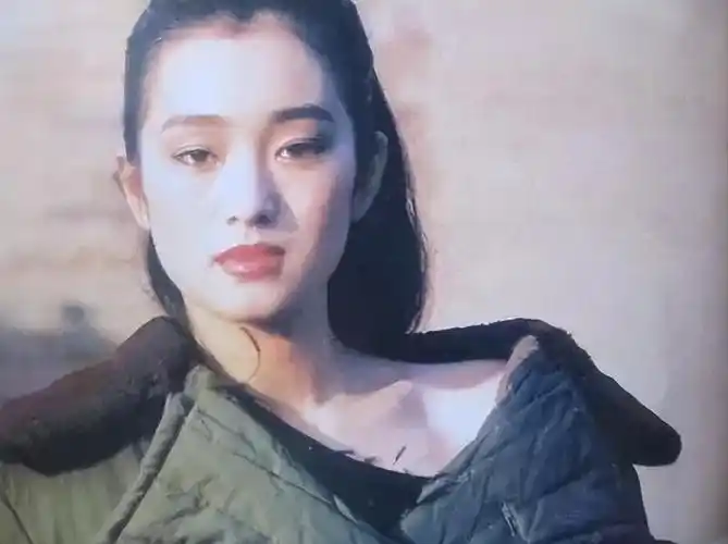 回顾巩俐嫁70多岁法国老头甘愿成为他第四任妻子她在追求什么