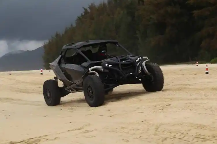 庞巴迪brp can-am全地形车2024新品体验 纯粹野趣/天然乐享_搜狐汽车