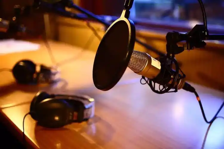 二外之声广播台 | 用声音