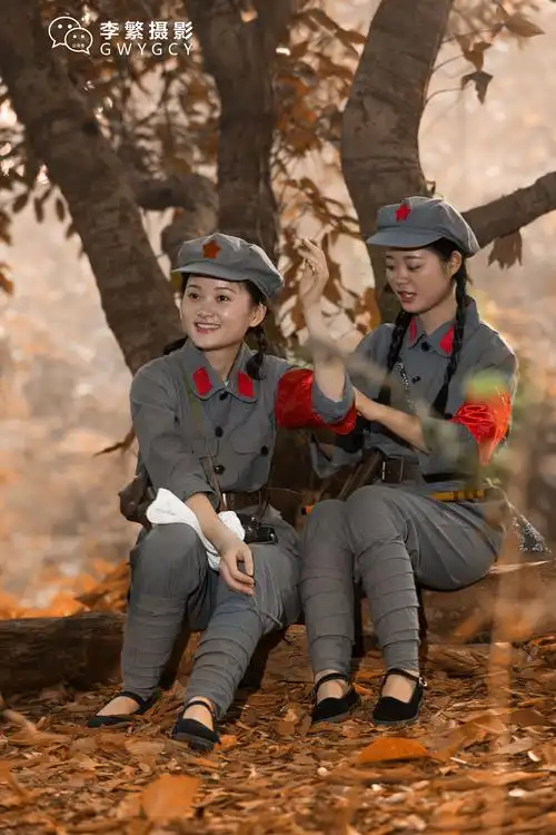 一组外景红军主题人像摄影