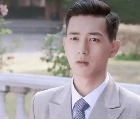 男星民国造型:李现清秀,李易峰帅气,朱一龙发型跳戏而他最