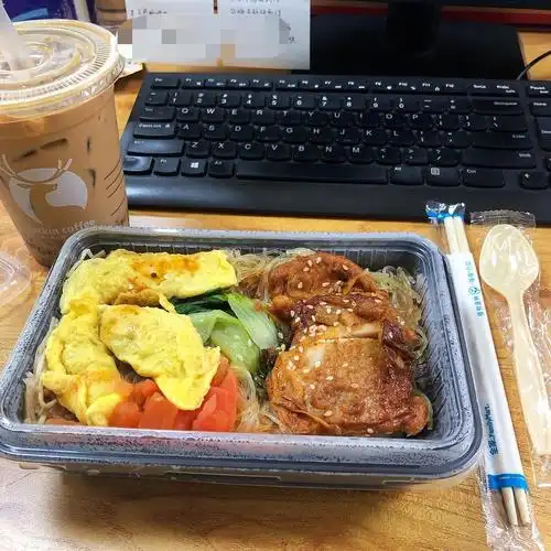 在办公室吃全家的便当被嫌弃味道太大!