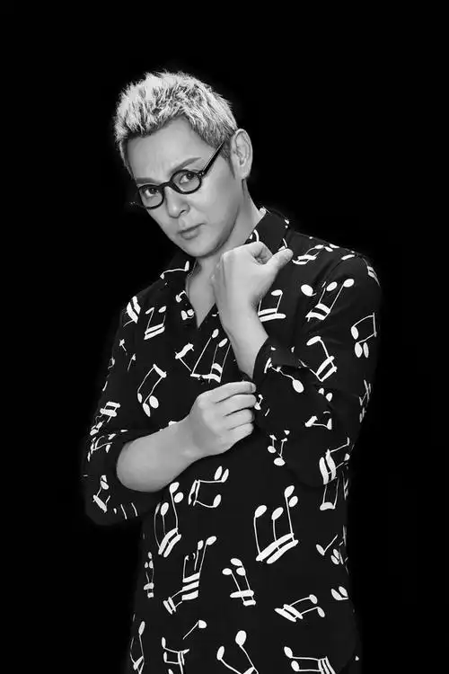 莫少聪为新歌拍摄写真 展现气质轻熟男魅力