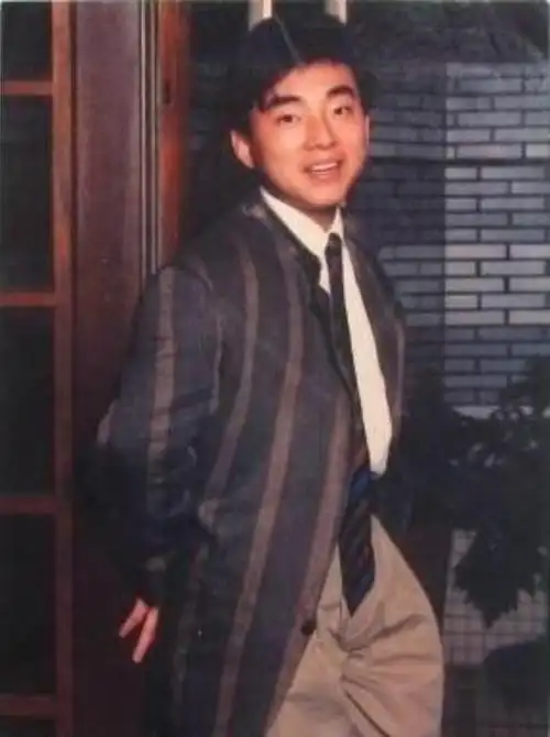 记得港星吕方吗?和郑裕玲结束16年恋情,56岁定情小16岁女友