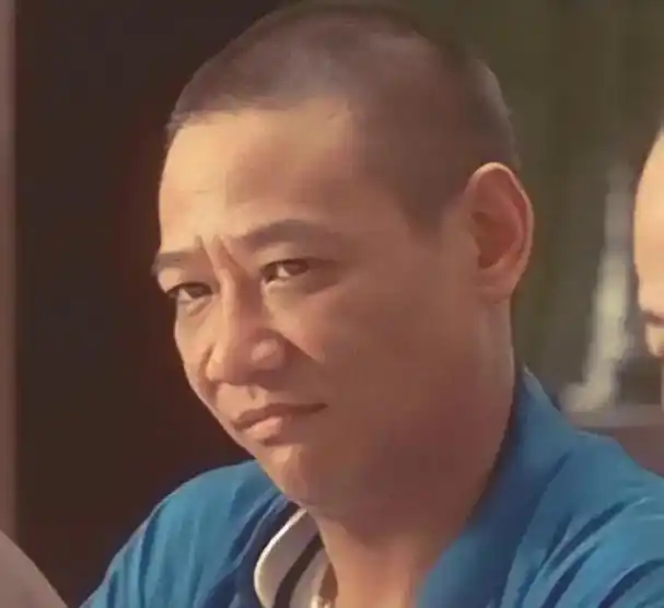 他是《监狱风云》中的大反派"大屯",为人心狠狡诈,让人咬牙切齿.