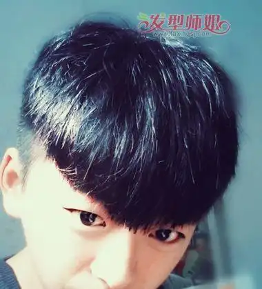 男士帅气锅盖头发型图片_超帅气个性的男生锅盖头发型图片