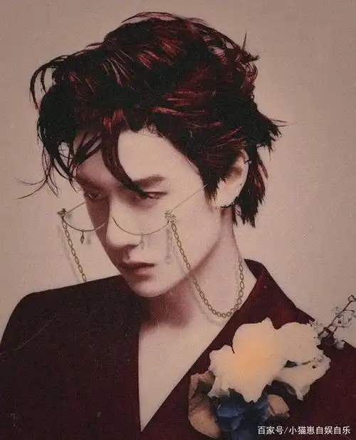 王一博,"自己还是自己,只是现在连门都出不去"