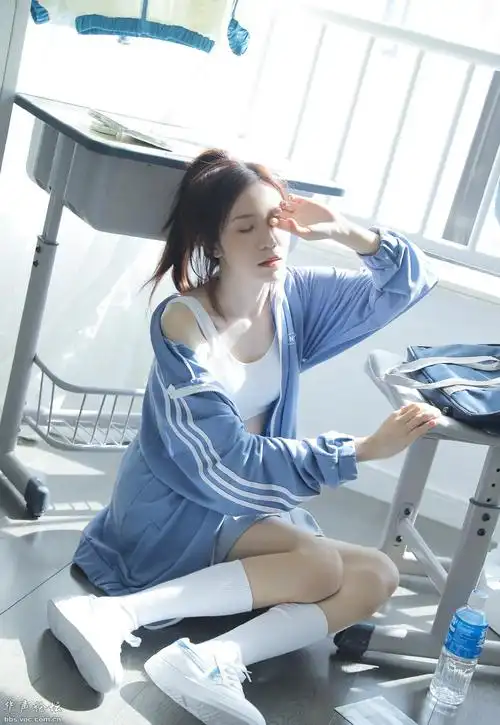 极品美女校花学院校服性感诱惑写真