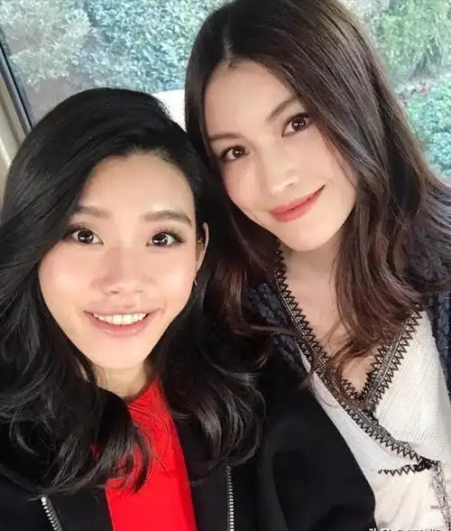 当她踏上舞台,即便是如超模何穗,奚梦瑶等人也需黯然失色,她的魅力与