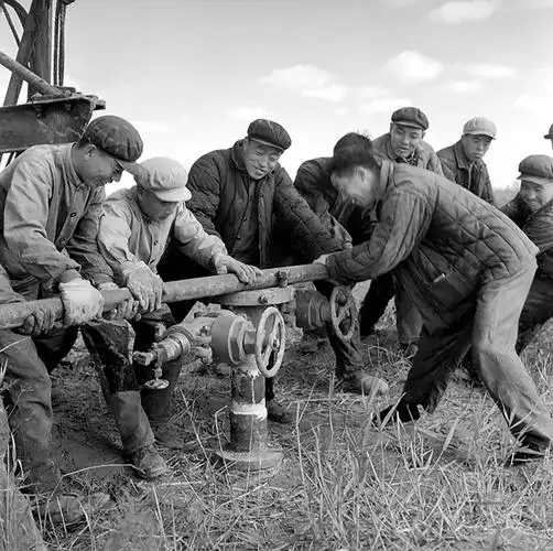 作品展播石油版我多想回到十八岁