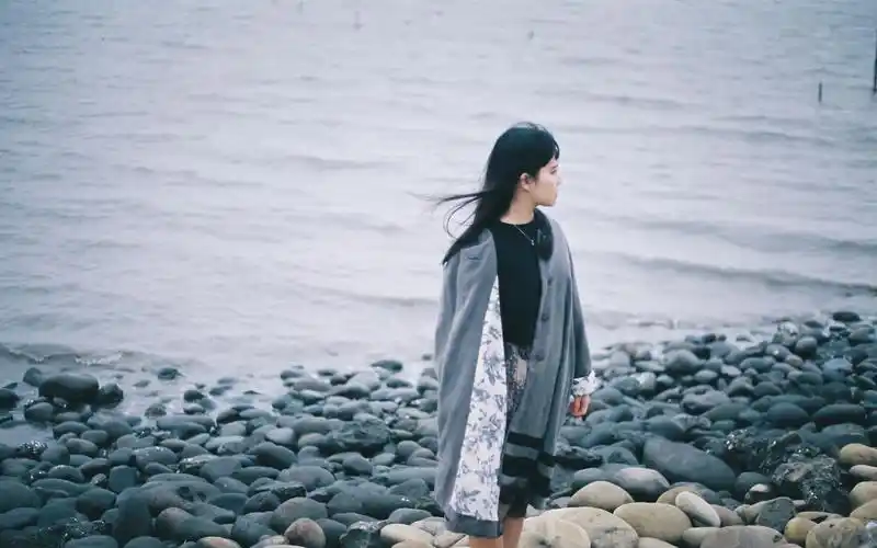 伤感的女孩非主流意境高清壁纸