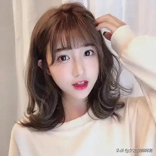 咬肌大的脸型适合什么发型(头大脸大适合什么发色) - 看百科