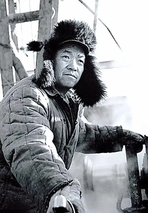 庆五一学劳模想起当年铁人王进喜