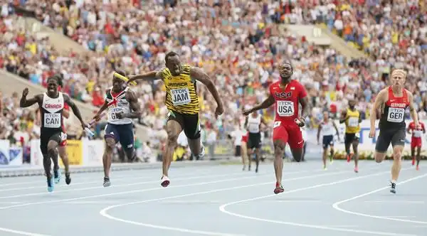 图文百米接力牙买加逆转夺金博尔特全力冲刺