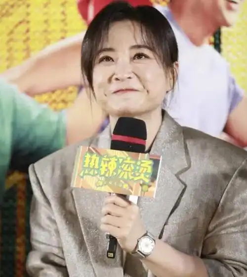 张小斐曾陪贾玲考研自己考上了网友张小斐真是考神附体