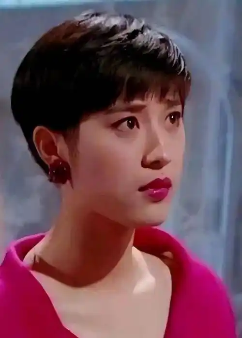 为刘德华退赛环球小姐,被称tvb桃花姐感情却很坎坷_陈法蓉_倪震_短发