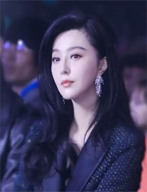 官方叫停了明星天价片酬,深扒10位一线明星片酬,个个荒唐至极