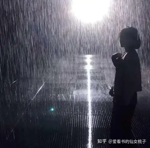 后来有很多个阴天,我却不愿淋雨再去见你.3.