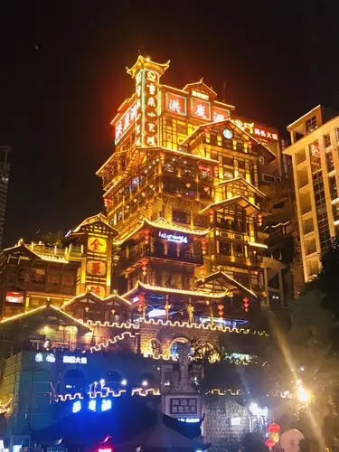 很有电影《千与千寻》里汤屋的感觉,还是值得去看看的