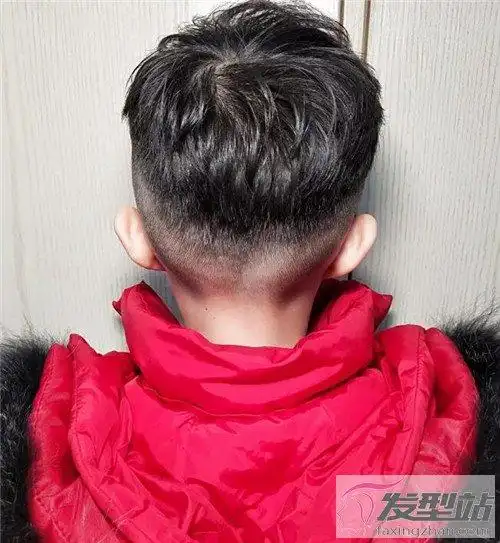 小男孩2020年发型新款两边铲后脑剃萌值爆表