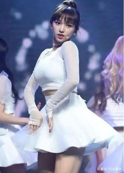 程潇好身材从不遮掩穿着大方性感妩媚