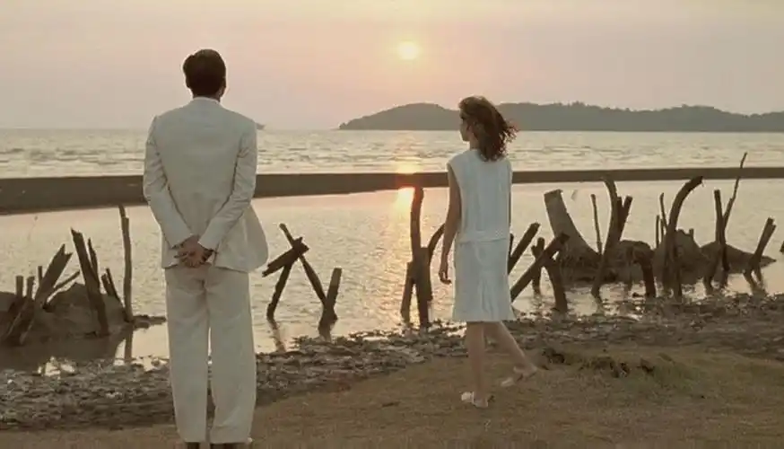 也可能只是两个寒冷的人依偎在一起互相取暖而已.