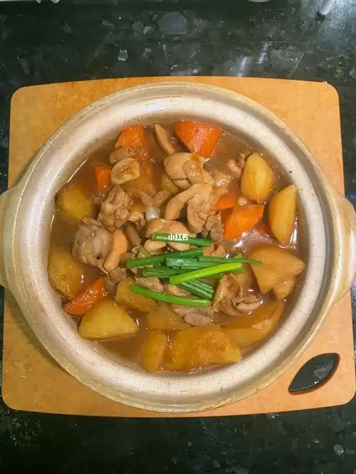土豆焖鸡