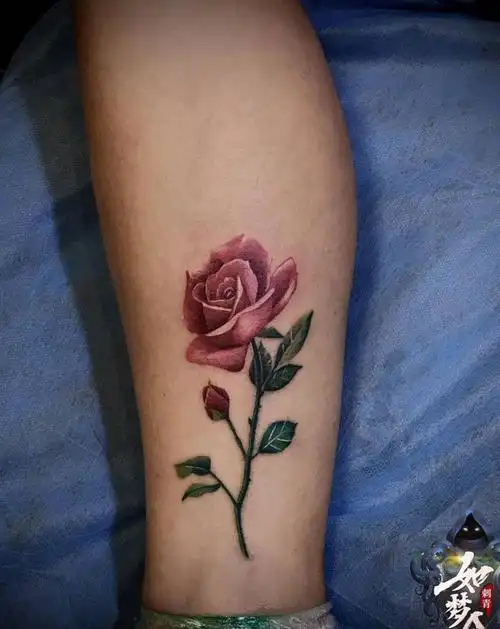 花纹身图片_腿部欧美写实纹身图案