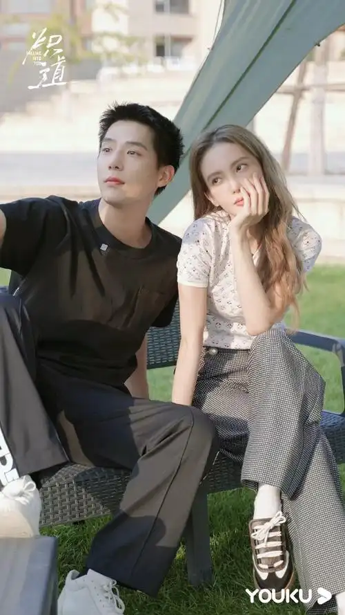 金晨王安宇戏外互晒情侣视角照##网剧炽道