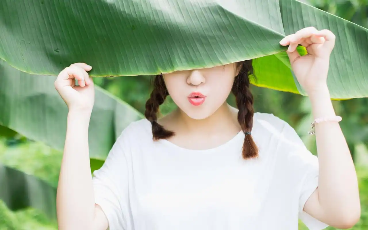 双马尾小清新美女户外写真图片桌面壁纸