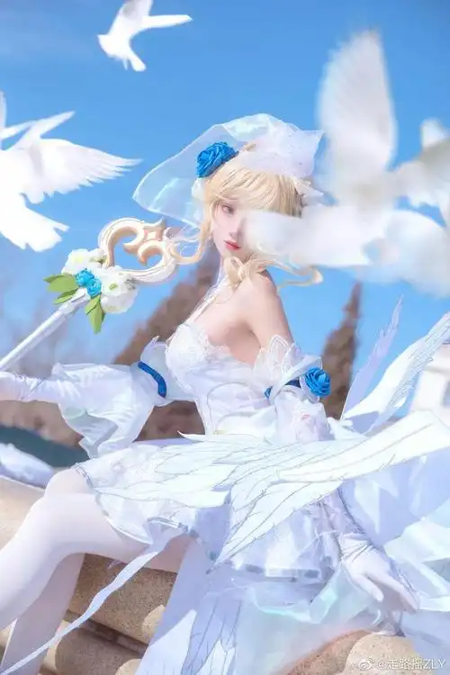 cos:绝美少女《英雄联盟》水晶玫瑰 拉克丝cos