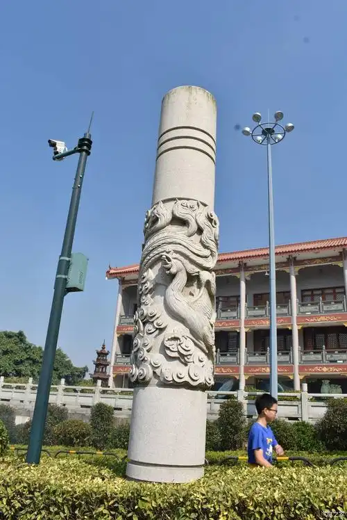 爱车作业大征集山中祈福赏精美龙凤石柱