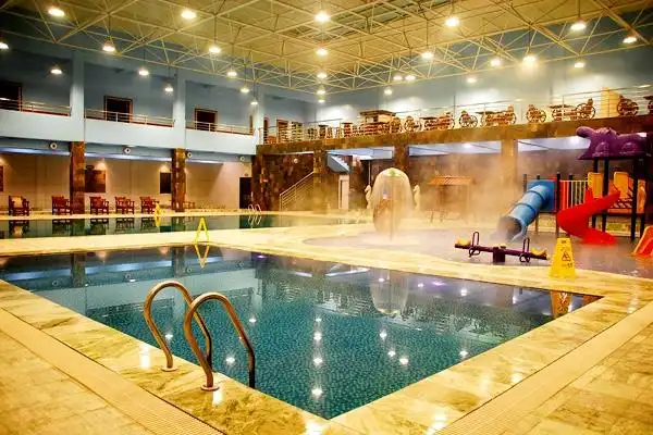 三仙山温泉游泳馆