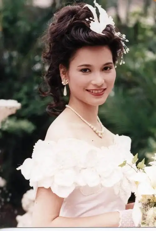 樊亦敏自曝因不能生育与前男友结婚前分手,细节令吴京成怀疑对象