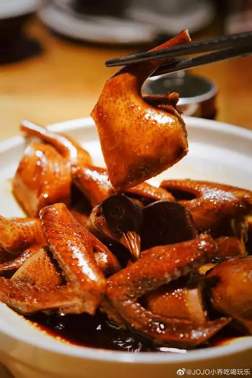 了～用粥底做火锅底料,是广东顺德的吃法,也是岭南美食文化的重要代表