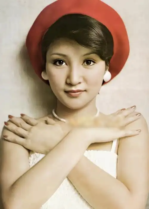 谢贤:和小49岁coco谈恋爱,分手时给2000万分手费,一生重情重义