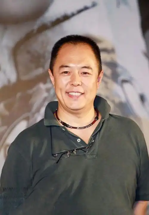 "皇帝专业户"张铁林,将暗恋自己的"铁粉"当女儿