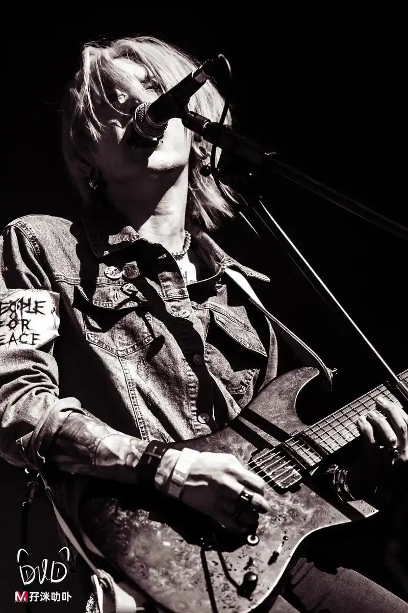 99.#郁乐队 #郁乐队张瑞欣 #郁乐队吉他手张瑞欣 - 抖音