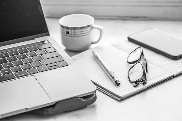 办公室桌子书桌ppt背景图_编号86646