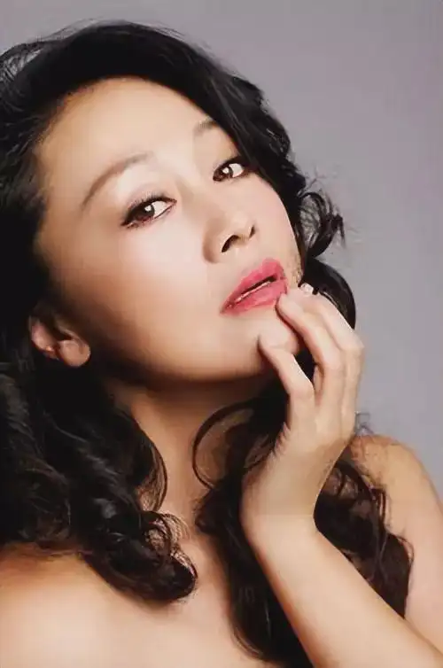 王姬拍《北京人在纽约》意外怀孕,姜文没法对戏,郑晓龙就纠结了