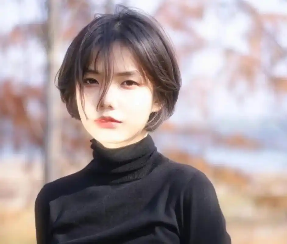 女生酷酷的短发发型